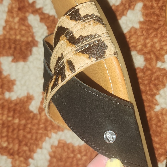 Nwt-UGG Women's Kenleigh Slide Tiger Stripes Sandal size 8.5 - Picture 9 of 13